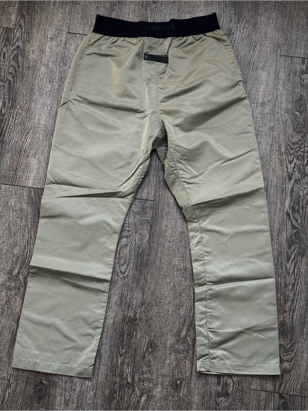 FEAR OF GOD ESSENTIALS
ESSENTIALS STORM PANT - DESERT TAUPE